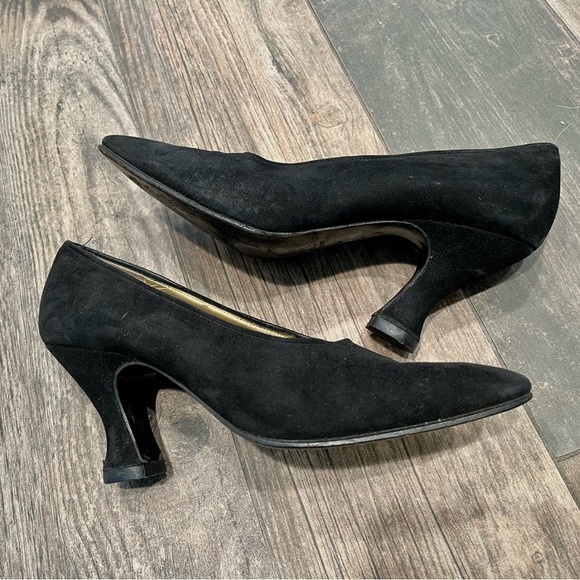 Vintage YSL Yves Saint Laurent Black Suede Spool Heels Pumps 8 narrow - Picture 3 of 11